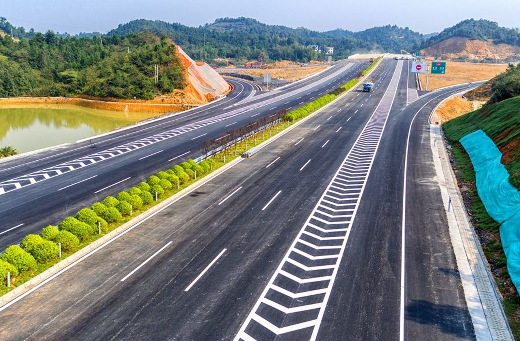 金(jīn)陽大道（浏陽焦溪嶺-黃(huáng)花機場(chǎng)公路(lù)長沙線段）